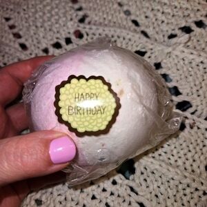 Happy Birthday Large Bath Bomb-Fizzer NWT